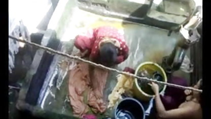 விபச்சாரி இரண்டு ஆண்களை பெரிய வராதா என் மகிழ்விக்கிறது