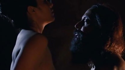 ஒரு லோட் ஒவ் த ரிங்ஸ் ஆபாச குண்டர் குடிசையில் கறுப்பர்கள் வேடிக்கையாக இருக்கிறார்கள்