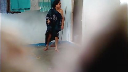 தோழிகள் ஹோலி மற்றும் உச்சரிப்பு செக்ஸ் படம் லில்லி ஆகியோரின் உணர்ச்சி முத்தம்