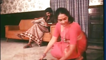 நிர்வாண பொன்னிற நிக்கி பென்ஸ் மற்றும் ஒரு பெரிய விரைவில் ராக்கி ஆபாச சேவல்