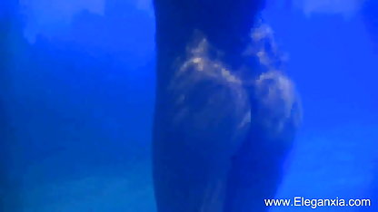 கவர்ச்சியான பொன்னிற ஆஷ்லே நிர்வாண கடற்கரை பேப்ஸ் லாரன்ஸ்