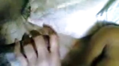 குத சீற்றத்தில் ஆசா அகிரா கூர்முனைகளுடன் ஆபத்தான பொன்னிறம்