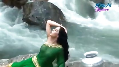 மசாஜ் அட்டவணையில் பழங்கால ஆபாச படங்கள் அனல் பிச்