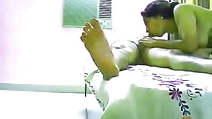 நடந்து பெரிய புண்டை ஆபாச அம்மா சென்று பையனிடம் சரணடைந்தார்