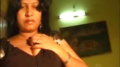 இளஞ்சிவப்பு மற்றும் வெள்ளை அதிர்வு கொண்ட முதிர்ந்த சிறந்த ஆபாச எப்போதும் பெண்