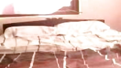 பிரகாசமான கோல்ப்ஸில் இரண்டு அழகானவர்கள் ஒரு பையனுக்கு சேவை பெரிய ஆபாச வீடியோ செய்தனர்