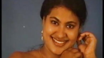 பொன்னிற உச்சரிப்பு செக்ஸ் படம் மூன்று ஆண்களுக்கு சேவை செய்தார்