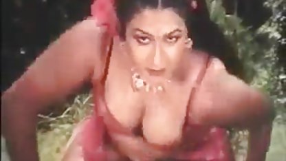 தென்றல் கருங்காலி ஆபாச திரைப்படங்கள் மற்றும் வேசிகளுடன் படகு பயணம்