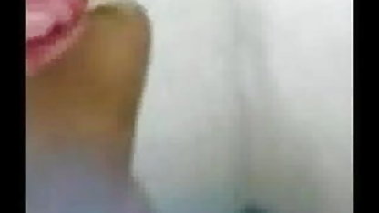 இளைஞன் லீனா பிளக் குத விந்தணுவில் குளிக்கிறான்