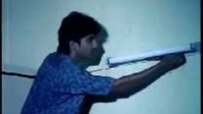 பஸ்டி டோரி லேன் ஒரு இளம் கலைஞரைப் ஏஞ்சலினா ஜோலி செக்ஸ் டேப் பிடிக்கிறார்