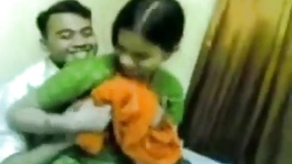 பசியின்மை பெண் அலாதீன் ஆபாச முழுமையாக வீங்கியிருக்கும்