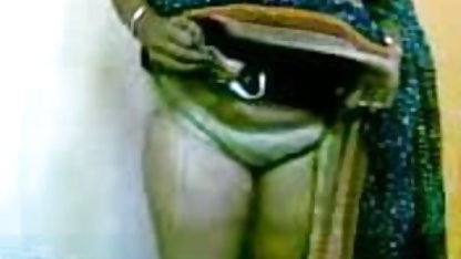 அழகி கேமராவிடம் சரணடைகிறார் நேரடி செக்ஸ் திரைப்படங்கள்