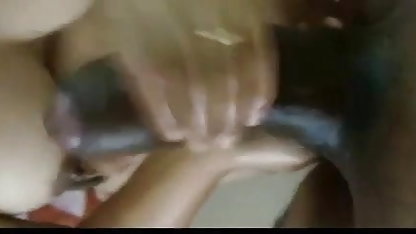 டச்சு இருண்ட ஹேர்டு விபச்சாரி சுற்றுலாப் பயணிகளுக்கு செக்ஸ் செக்ஸ் செக்ஸ் படம் சேவை செய்வதை விரும்புகிறார்