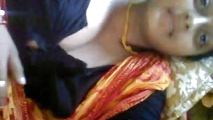 ஒரு இளம் பங்களா செக்ஸ் படம் ஆனால் திறமையான வாயில் உறுப்பினர்