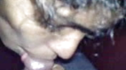பெரிய மார்பகங்களுடன் நடாஷா தனது நண்பருடன் படகோட்டி விரும்புகிறார் மியா கலிபா படம்