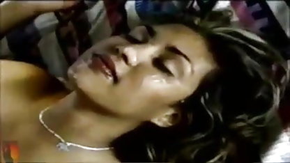 ராக்ஸி லவ்டே முழு ஆபாச படம் மற்றும் காதலி ஒரு பையனை சேணம் போடுகிறார்கள்