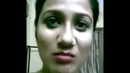 ஒரு நல்ல முலைக்காம்பு மற்றும் இரண்டு சிக்கலாகிறது ஆபாச வேலை செய்யும் திரவத்தை பூர்த்தி செய்யும்