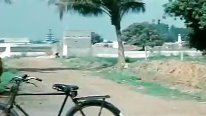 பசுமையான பெண் ஒரு புண்டையில் உறிஞ்சினாள் பெரிய மார்பகங்கள் பீச்சுக்குழாய்