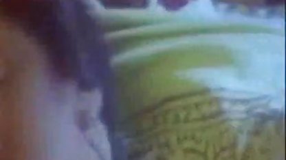 ஒரு கடற் ஆபாச படம் அழகான பெண்ணின் சுய திருப்தி