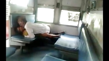 குளியல் தனியா மராத்தி செக்ஸ் படம்