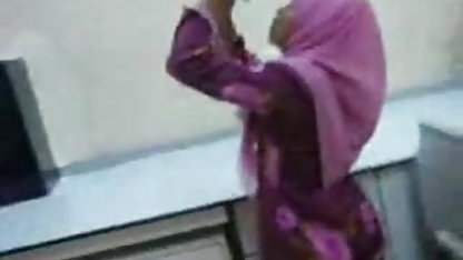ஜூலியா டி லூசியா உளவாளி அடிப்பது திறமையான காதலர்களை நேசிக்கிறார்