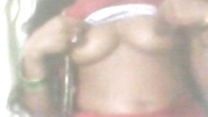 கவர்ச்சியான பெரிய மார்பகங்கள் ஆபாச வீடியோக்கள் சிவப்பு உள்ளாடையுடன் அழகி