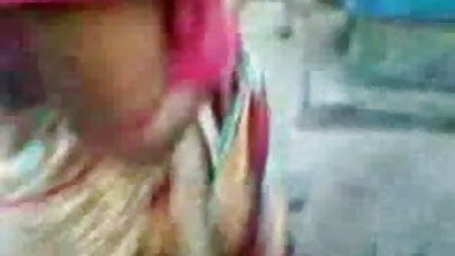 குழந்தைகளின் ஊதப்பட்ட குளத்தில் ஜப்பானிய வேடிக்கை டர்ட்டி ஹாரி ஆபாச