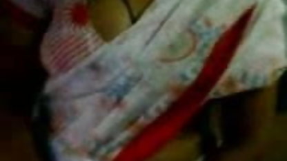 பெண் டயமண்ட் கிட்டி ஒரு முழு நீள ஆபாச திரைப்படங்கள் பையனை உற்சாகப்படுத்த முயற்சிக்கிறாள்