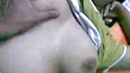 கேமராவில் பொன்னிற உண்மையான ஆபாச திரைப்படங்கள் ஆடைகள்