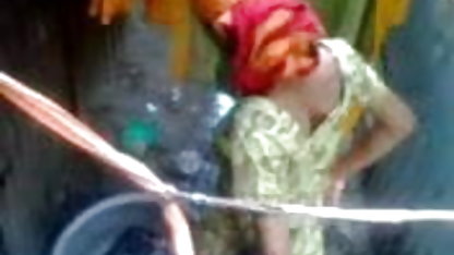 ஒரு பெரிய மார்பகப் பெண்ணுடன் முழு நீள ஆபாச அறிமுகம்