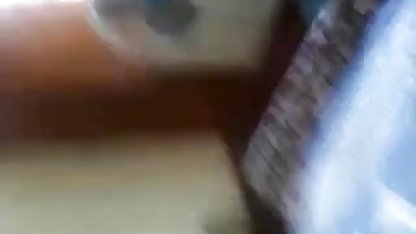 குஞ்சுக்கு முலைக்காம்பு பெரிய ஆபாச குழாய் திரவம் உள்ளது