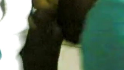 பொன்னிறம் கணவருக்கு முன்னால் ஆபாச குறும்படம் இன்னொருவருக்கு வழங்கப்படுகிறது