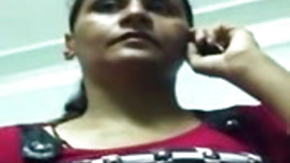 வயதுவந்த உறவுகளின் இந்தி சூடான செக்ஸ் படம் அடிப்படைகளை மகளுக்கு கற்பிக்க அம்மா முடிவு செய்தார்