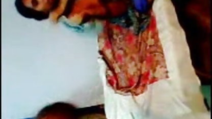 ஒரு லீனா பிளக் செக்ஸ் டேப் டாக்ஸியில் பணத்திற்கான செக்ஸ்
