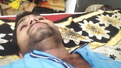 ஜப்பானிய மாணவர் படுக்கையில் ஆசா அகிரா லெஸ்பியன் சுயஇன்பம் செய்கிறார்