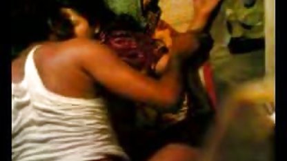 வைப்ரேட்டர், ஹேரி புண்டை மற்றும் ஆபாச காயடிப்பதற்கு ஏத காயி கொம்பு சேவல்